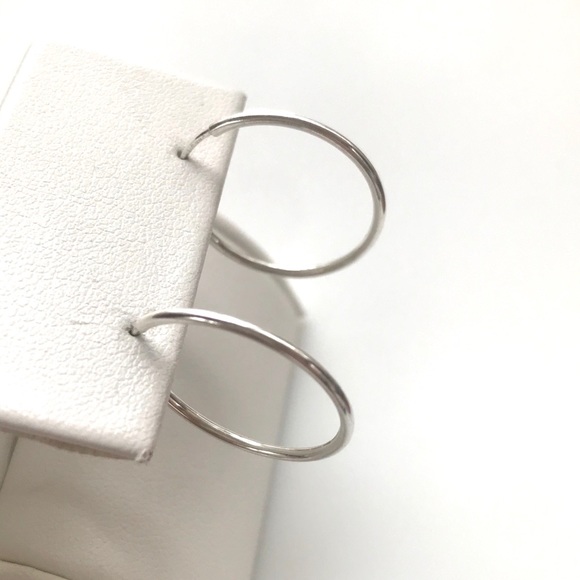 NWT Sterling silver endless hoop earrings, 21 mm - Picture 6 of 6